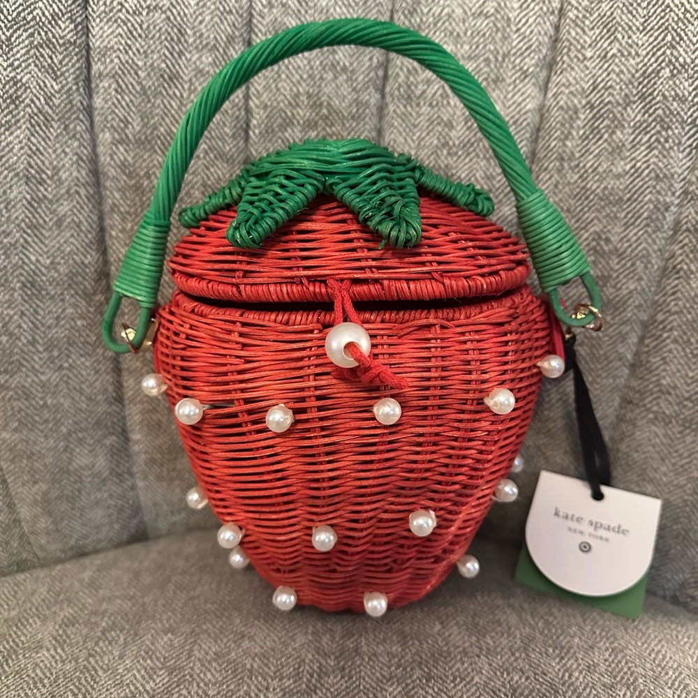 🍓 Kate Spade Strawberry Wicker Mini Bag 🍓